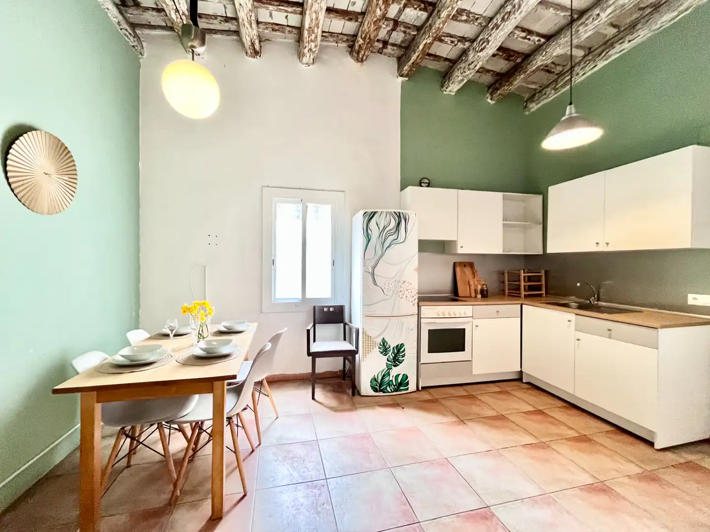 Cuina de Pis en venda en Barcelona amb Forn i Balcó
