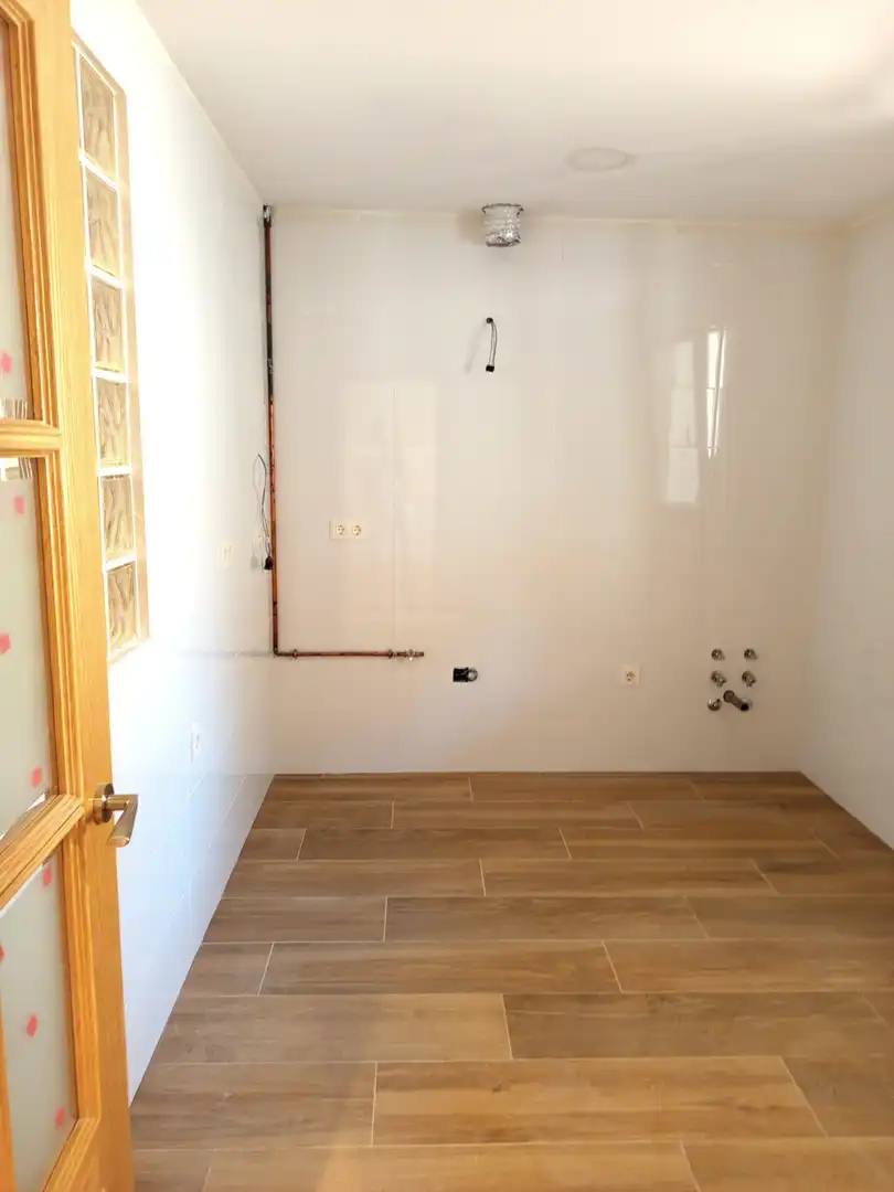 Baño de Ático en venta en Valladolid con Calefacción, Terraza y Trastero