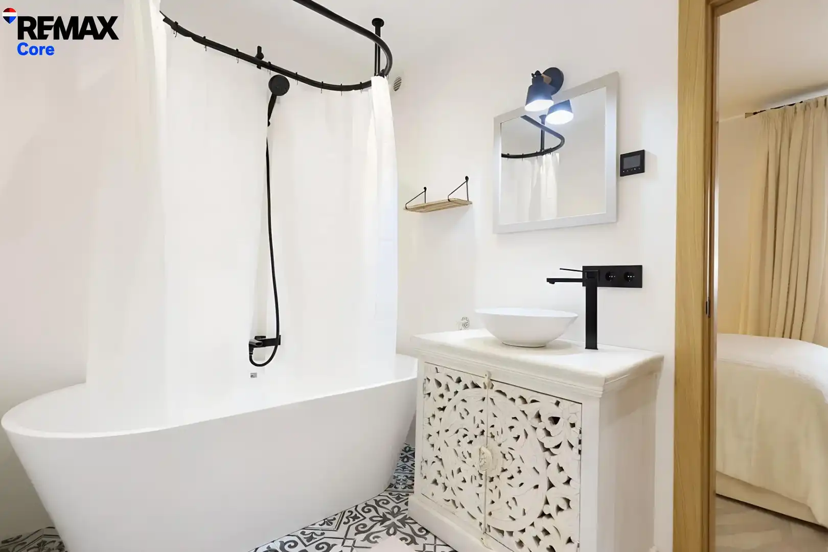 Badezimmer von Wohnung zum Verkauf in Marbella mit Klimaanlage, Heizung und Privatgarten
