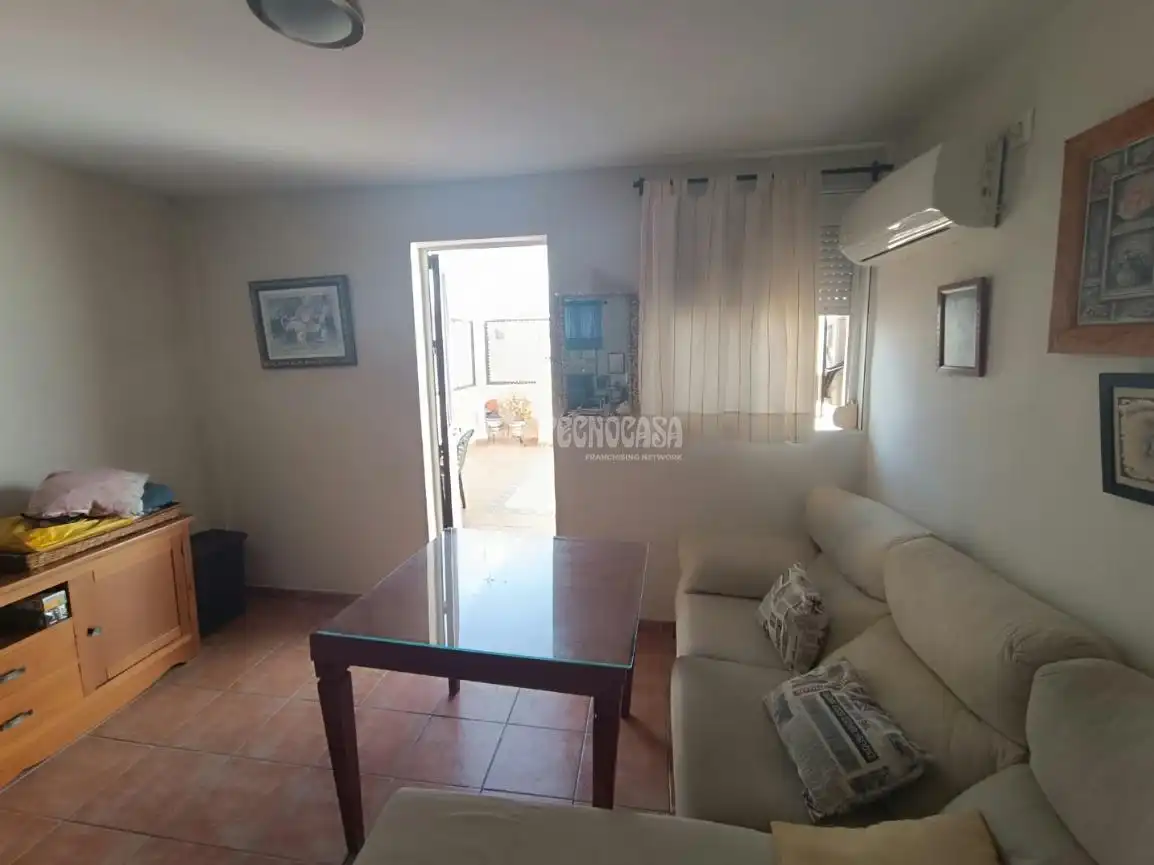 Sala d'estar de Dúplex en venda en Sevilla amb Aire condicionat, Terrassa i Moblat