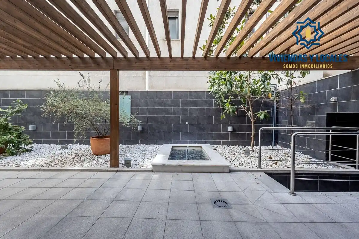 Terrassa de Pis en venda en Granada amb Piscina comunitària