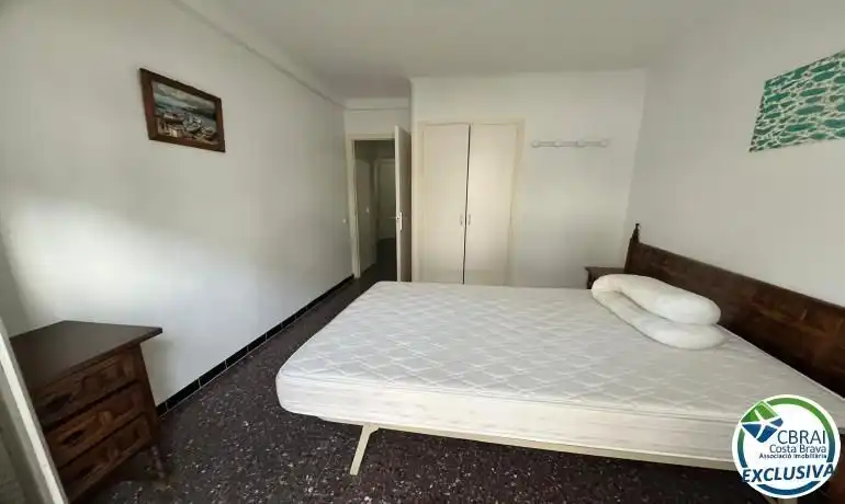 Dormitori de Apartament en venda en Cadaqués amb Moblat