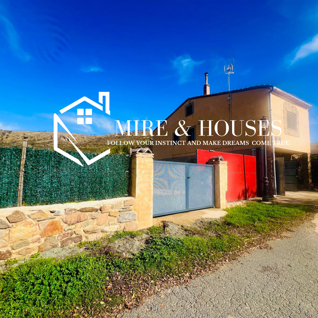 Exterior view of House or chalet for sale in La Miñosa  with Private garden, Terrace and Furnished