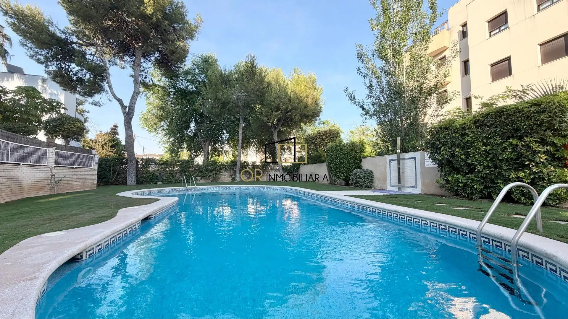 Piscina de Piso en venta en Vilanova i la Geltrú con Calefacción, Parquet y Terraza