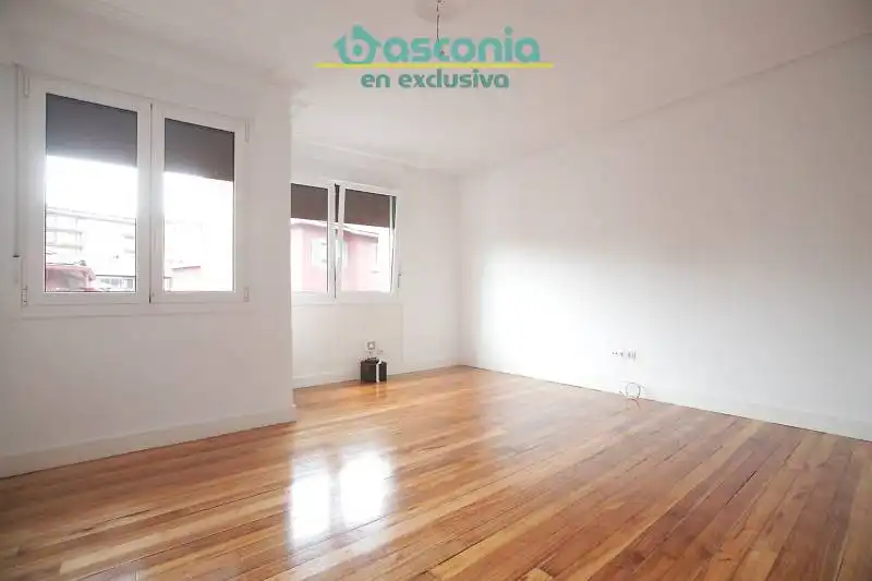 Dormitori de Pis en venda en Centro - Ariz - Uribarri