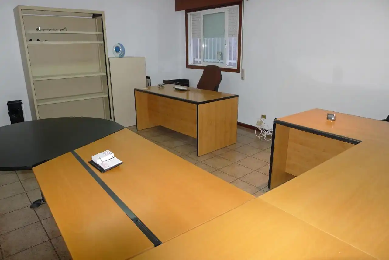 Oficina de alquiler en Rua Do Bierzo, 32, Universidad