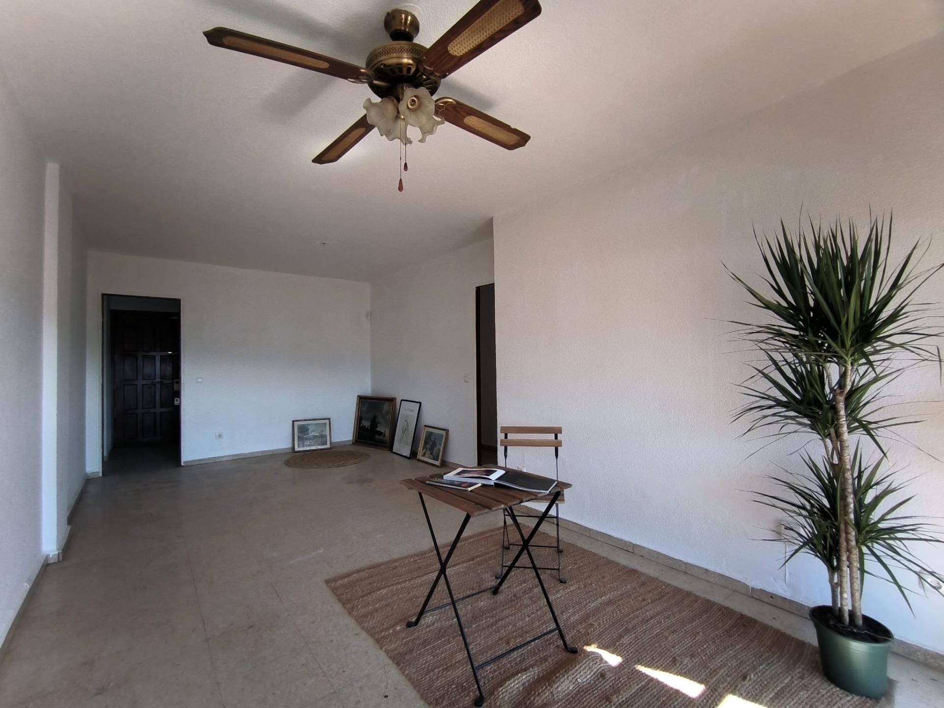 Sala d'estar de Pis en venda en  Córdoba Capital amb Aire condicionat, Calefacció i Jardí privat