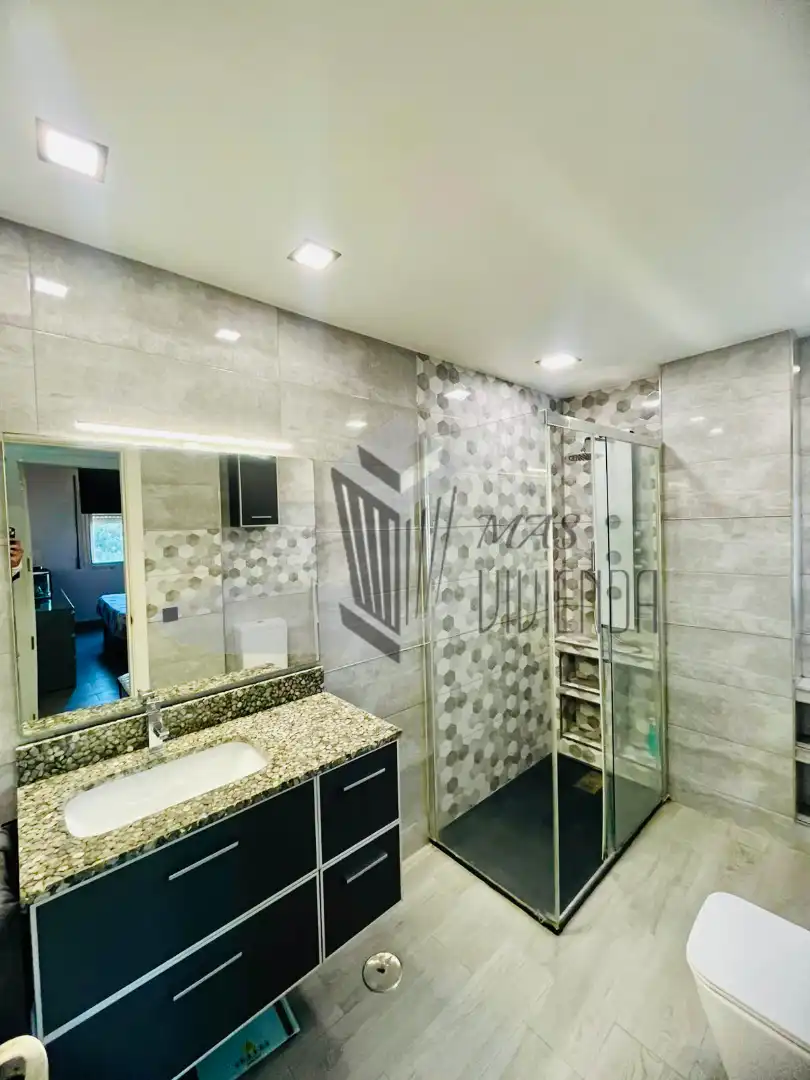 Badezimmer von Wohnung zum Verkauf in Algeciras mit Abstellraum und Möbliert