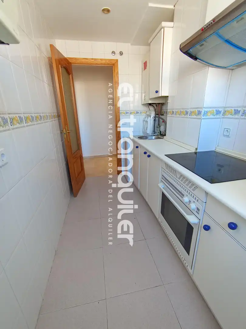 Cocina de Piso de alquiler en Las Rozas de Madrid con Aire acondicionado, Trastero y Amueblado