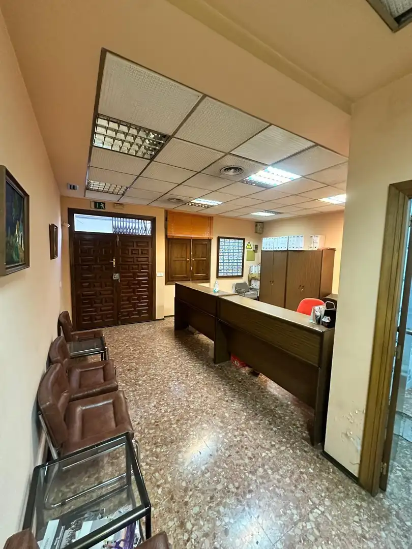 Commercial properties for sale in Torrent  with Air Conditioner and Furnished