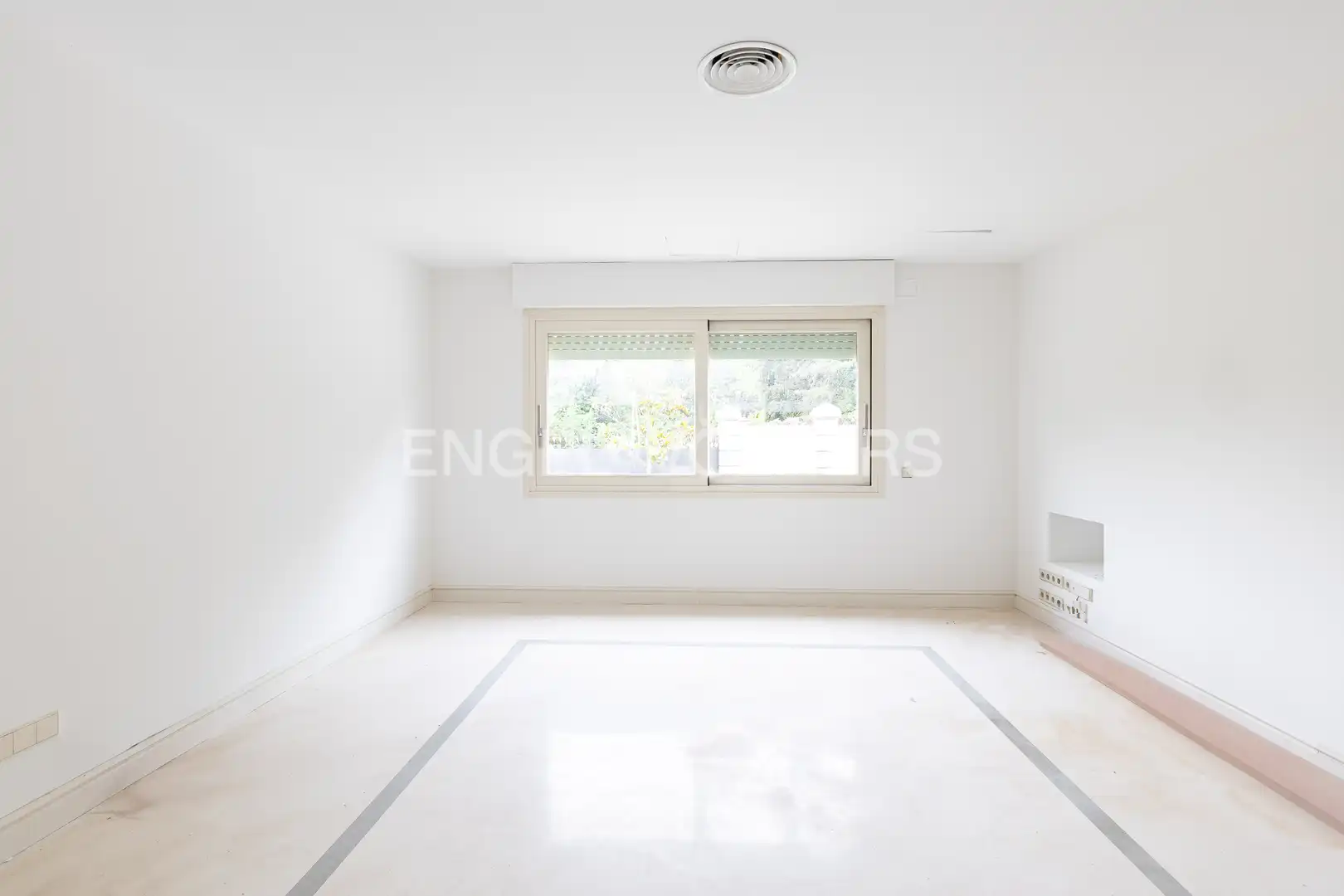 Sala de estar de Casa o chalet en venta en Madrid con Aire acondicionado, Calefacción y Jardín privado