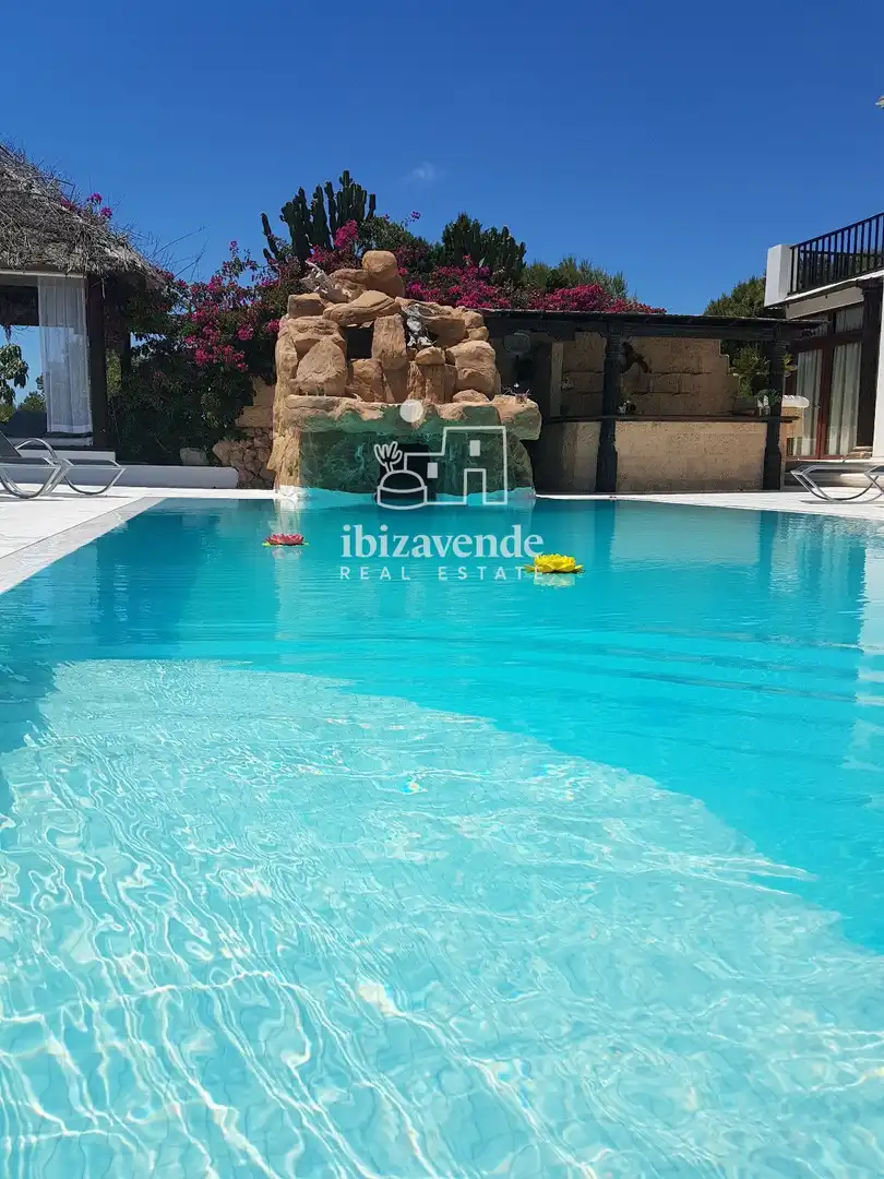 Swimming pool of Houses for sale in Santa Eulària des Riu  with Air Conditioner, Private garden and Terrace