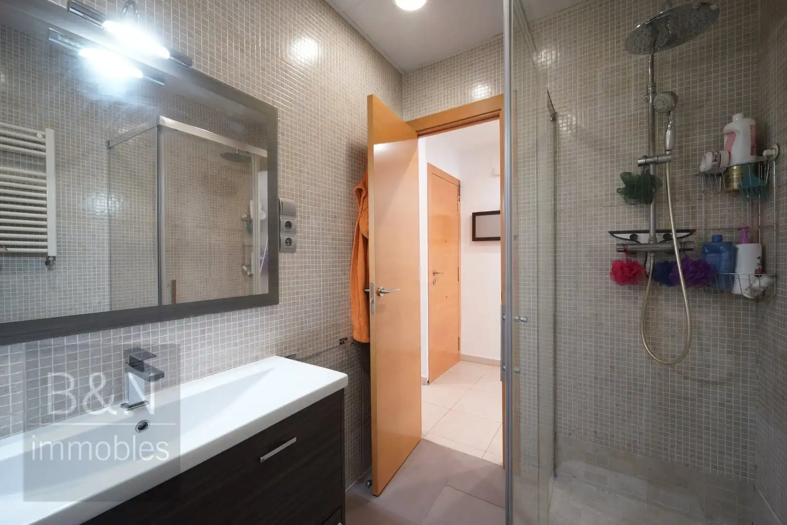 Baño de Piso en venta en Terrassa con Calefacción, Terraza y Balcón