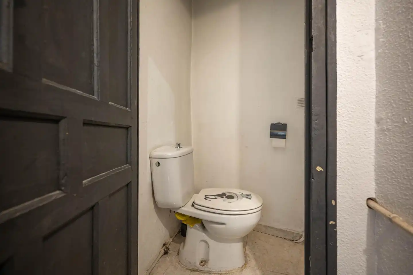 Baño de Local en venta en Ávila