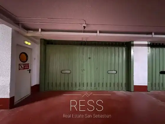 Parkplatz von Wohnung zum Verkauf in Donostia - San Sebastián  mit Heizung, Privatgarten und Terrasse