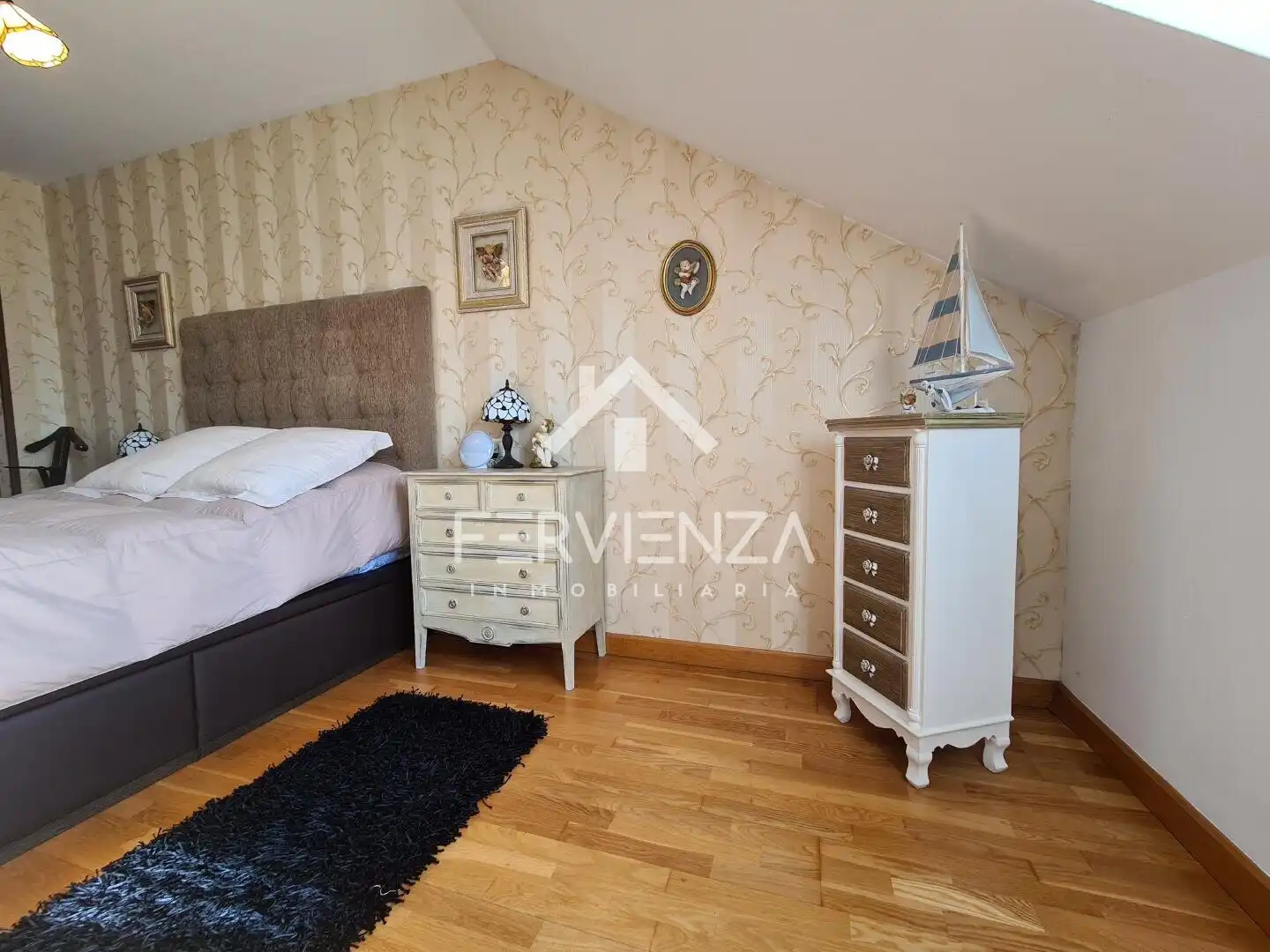 Dormitori de Dúplex en venda en Lena