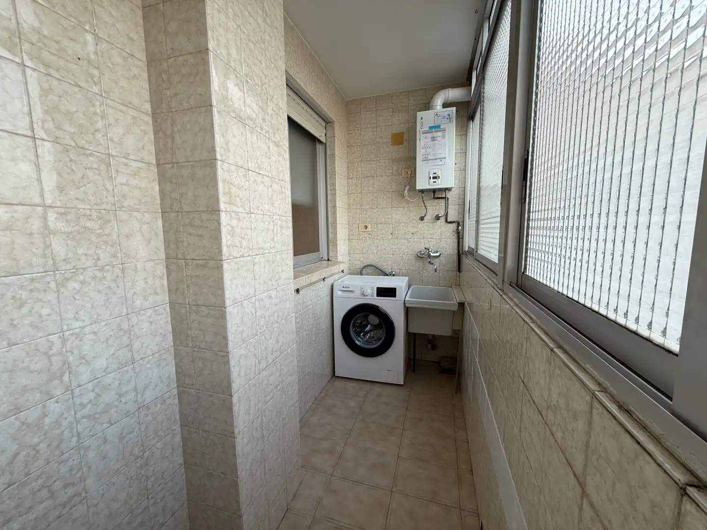 Bathroom of Flat for share in Nules  with Furnished, Oven and Washing machine