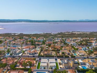 Villa avec balcon à vendre à Calle ANGEL GARCIA ROGEL-BAL 21