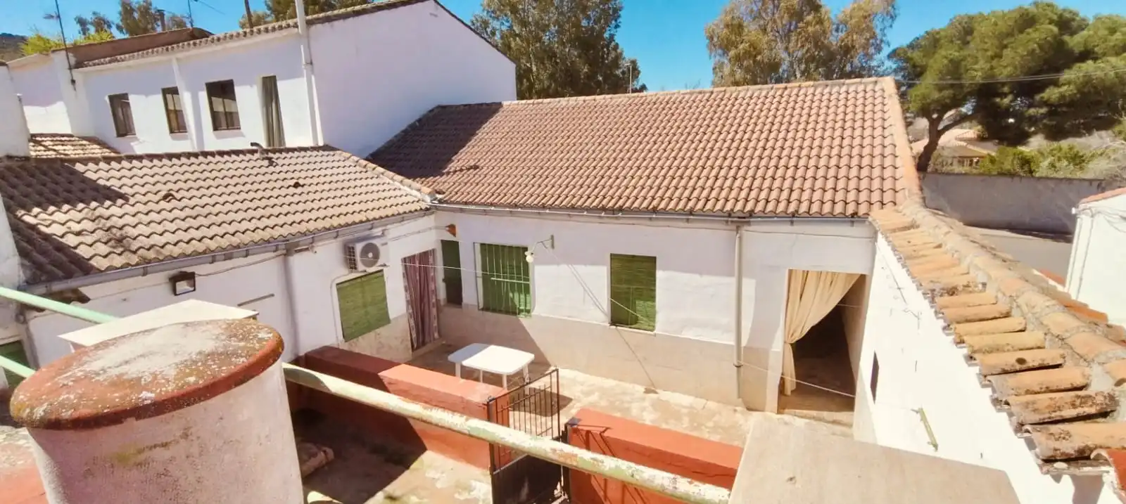 Vista exterior de Casa o xalet en venda en Almodóvar del Campo amb Aire condicionat, Terrassa i Traster