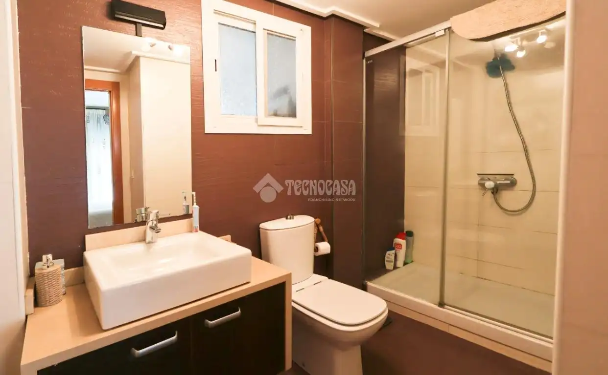 Badezimmer von Wohnung zum Verkauf in Sagunto / Sagunt mit Klimaanlage, Heizung und Balkon