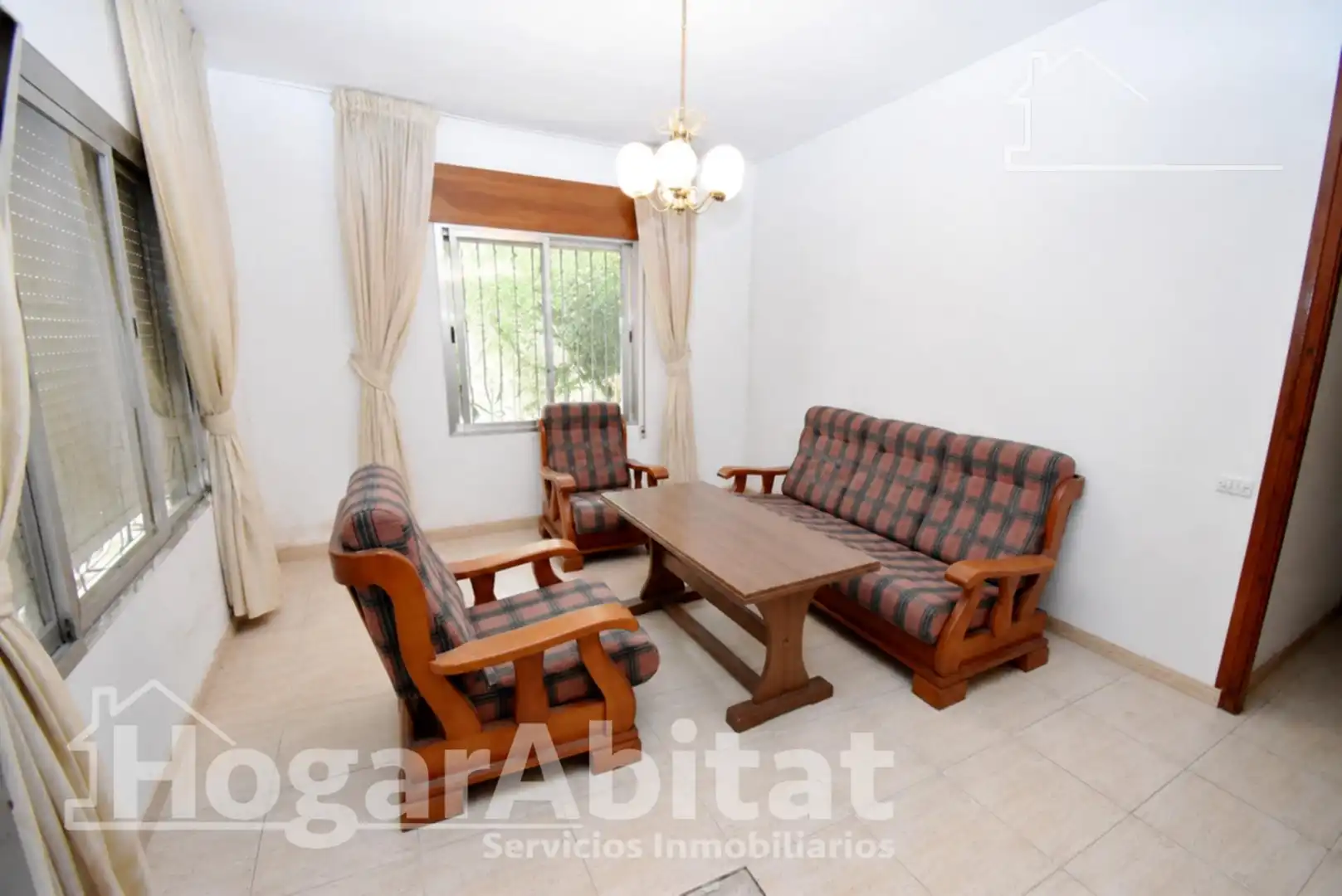 Sala d'estar de Casa adosada en venda en Oropesa del Mar / Orpesa amb Terrassa, Traster i Moblat
