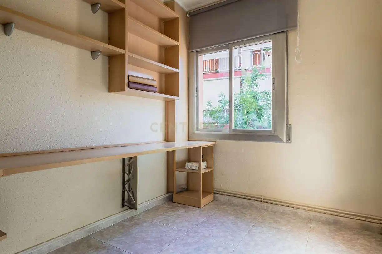 Dormitori de Apartament en venda en Sant Joan Despí amb Aire condicionat