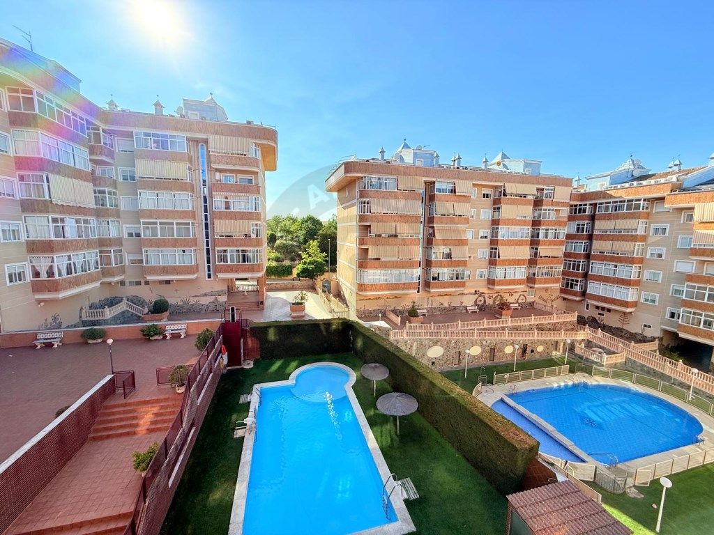 Piscina de Pis en venda en Cáceres Capital amb Jardí privat, Terrassa i Piscina