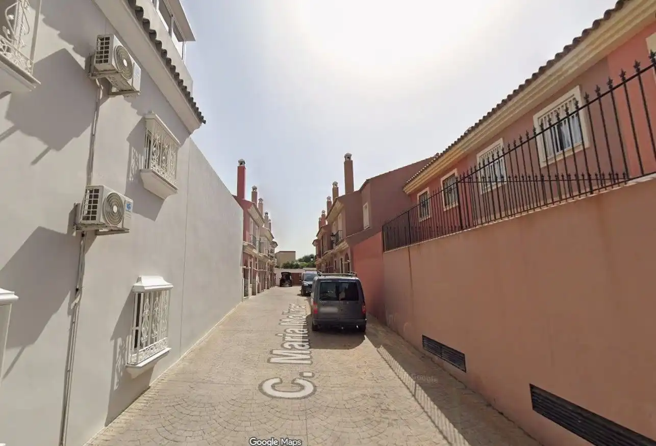 Vista exterior de Piso en venta en La Línea de la Concepción