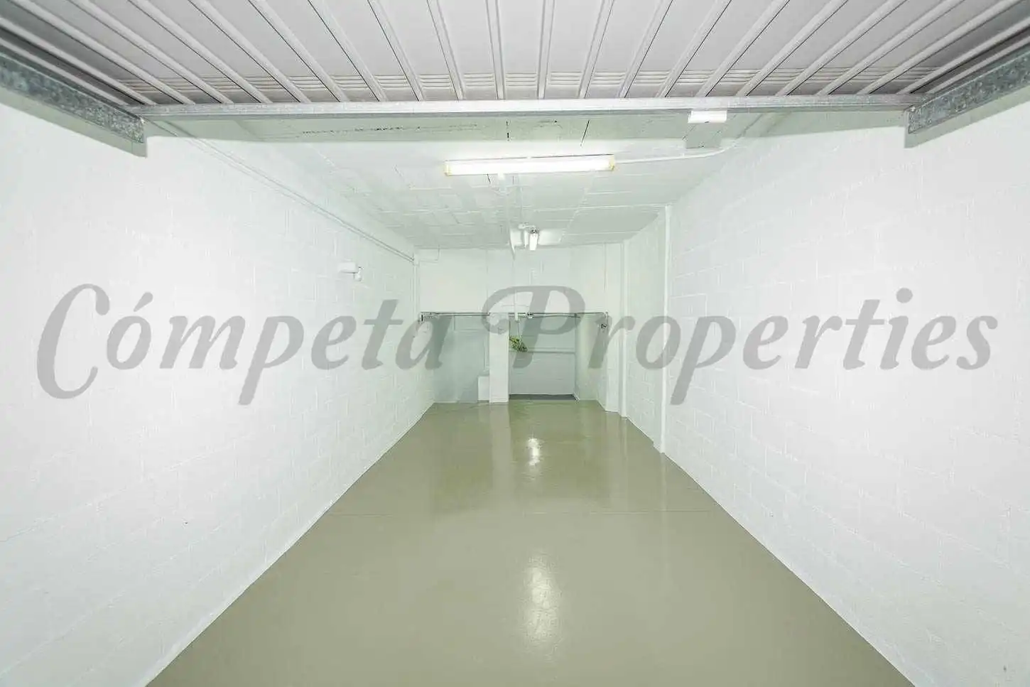 Garaje en venta en Nerja