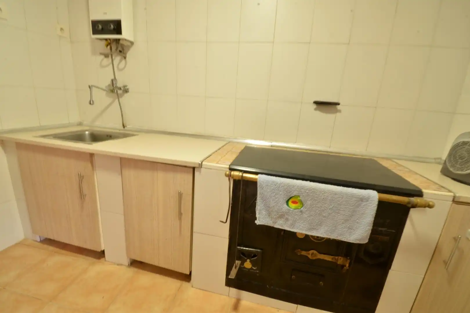 Cuina de Finca rústica en venda en Oviedo  amb Traster