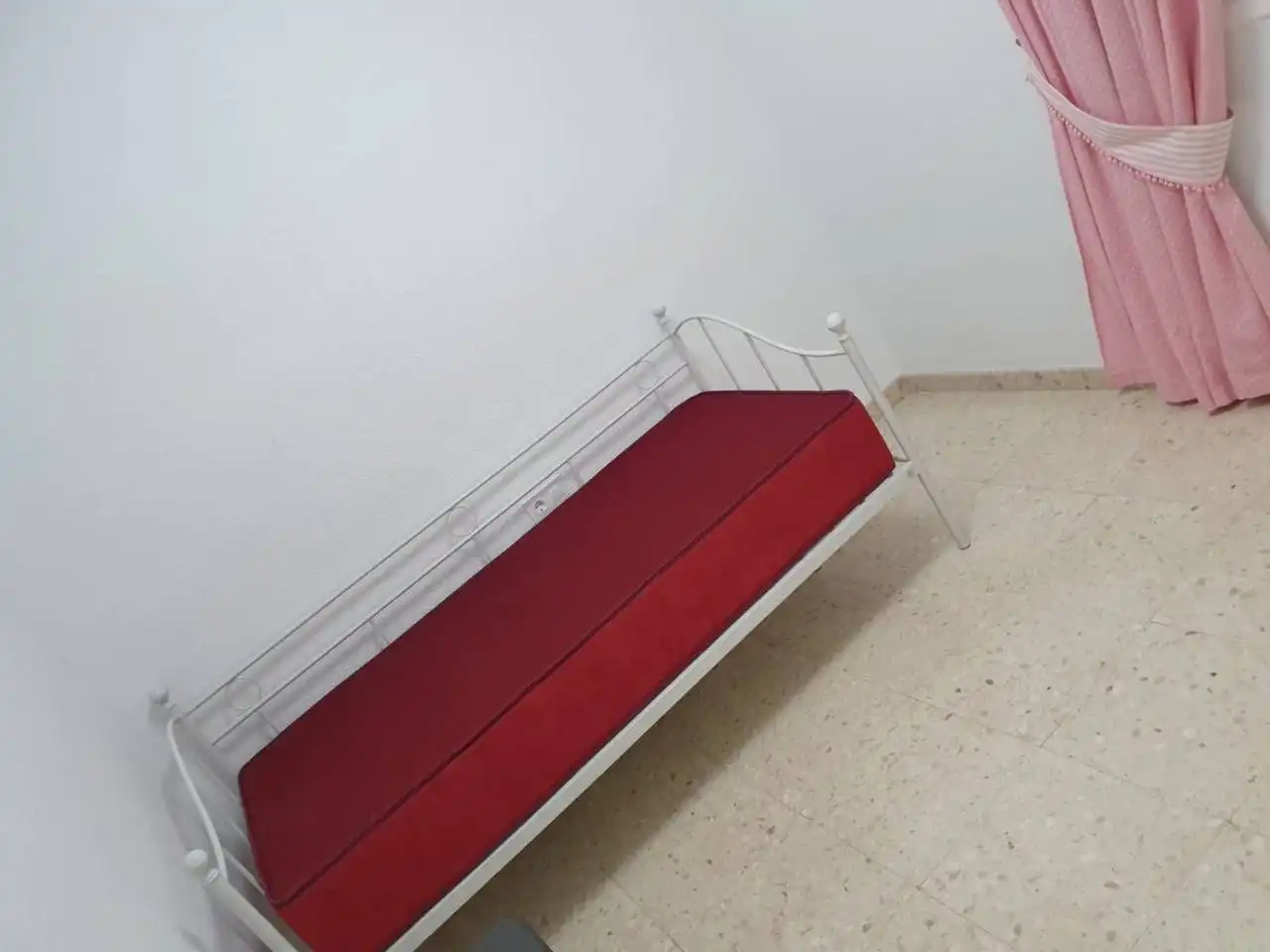 Habitación de Piso de alquiler con opción a compra en Moriles con Aire acondicionado, Terraza y Trastero