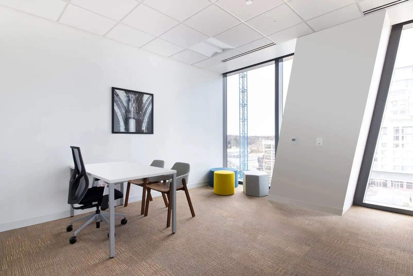 Büro zur Miete in La Moraleja mit Klimaanlage, Heizung und Möbliert