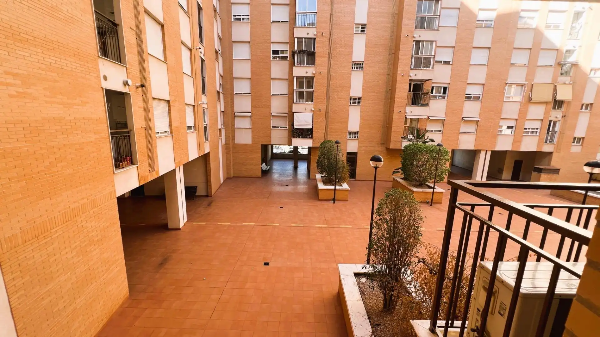 Piso con terraza en venta en Calle BERNAT ARTOLA 21, imagen 20