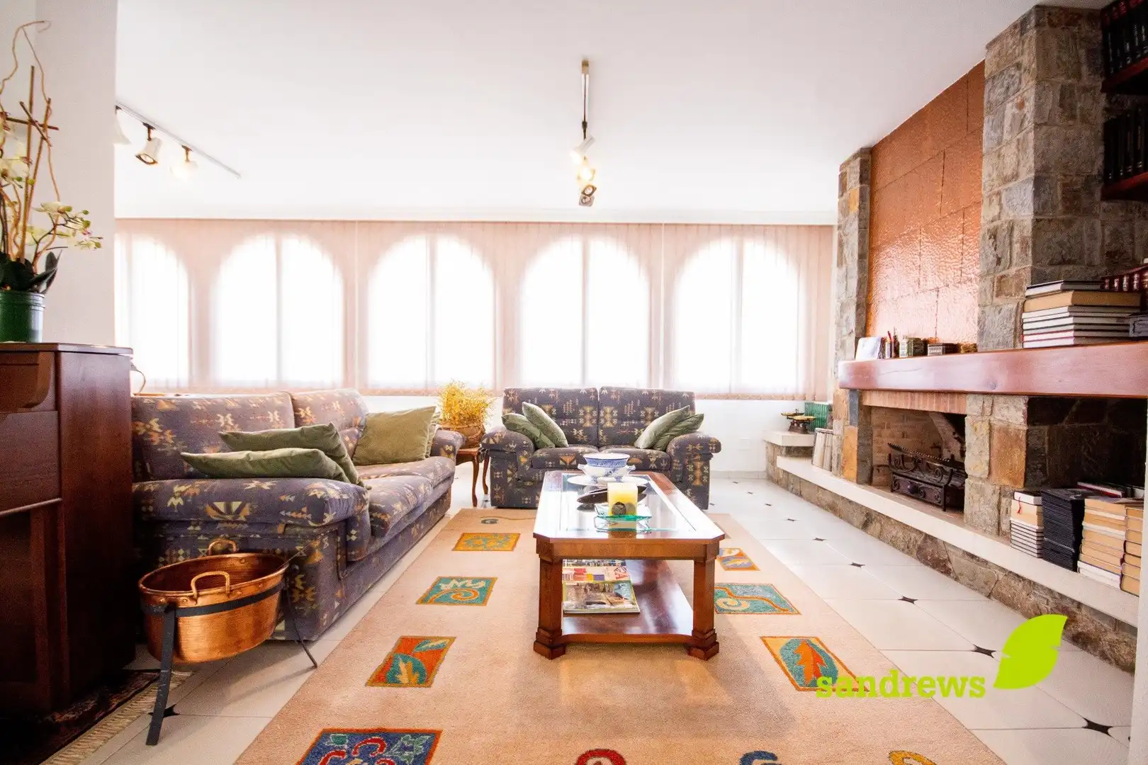 Wohnzimmer von Einfamilien-Reihenhaus zum Verkauf in Figueres mit Klimaanlage, Heizung und Privatgarten