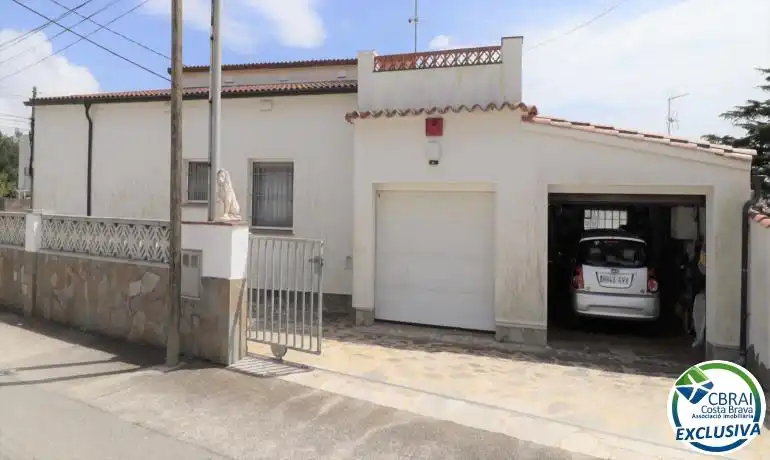Vista exterior de Casa o xalet en venda en Roses
