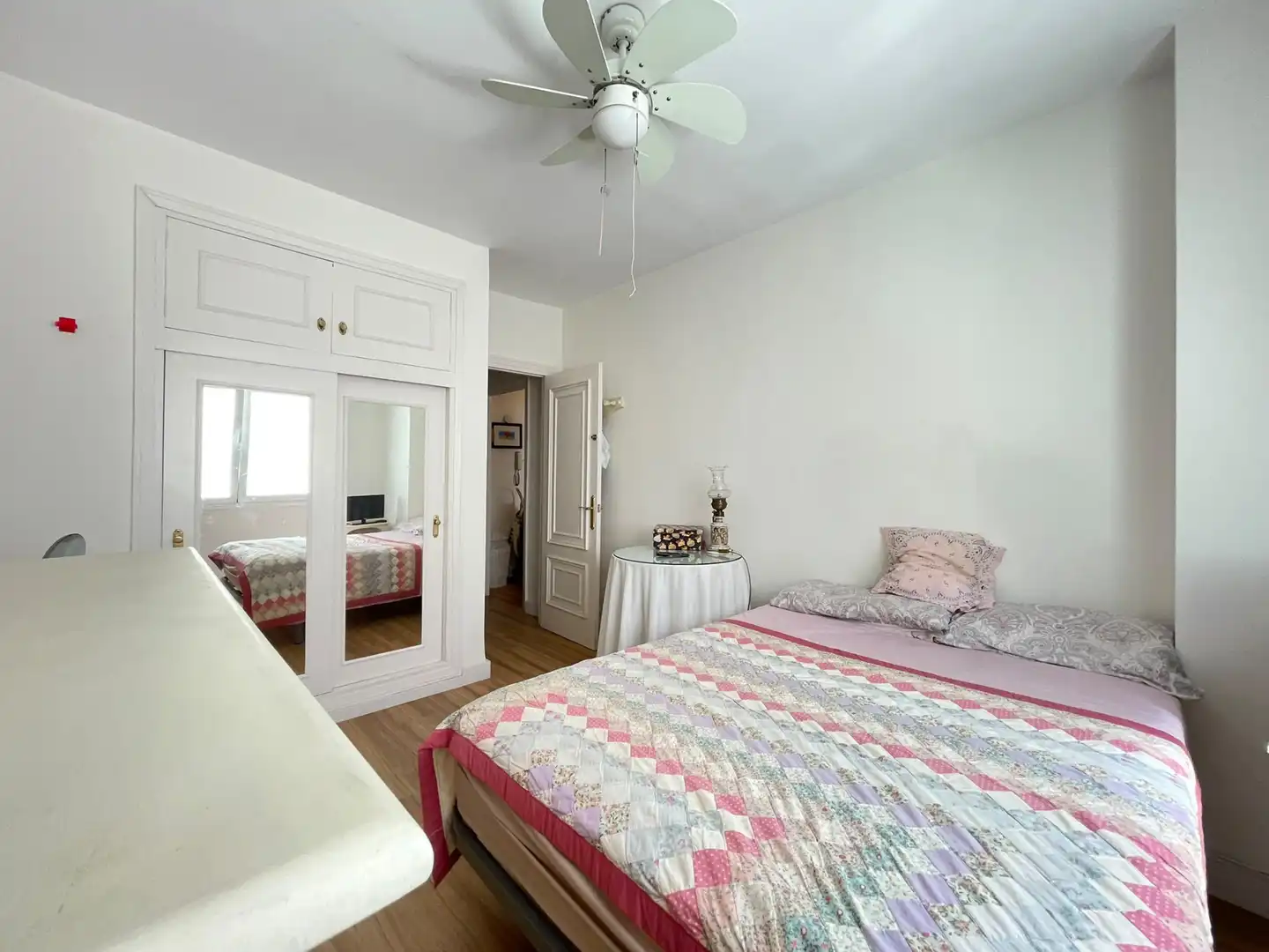 Dormitori de Apartament en venda en Estepona amb Terrassa