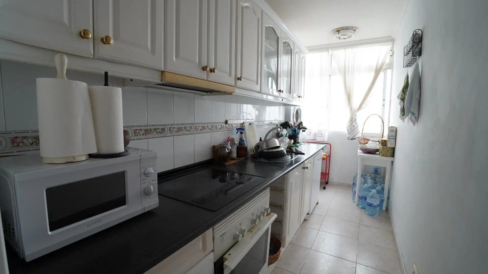 Cuina de Pis en venda en Las Palmas de Gran Canaria amb Moblat i Balcó