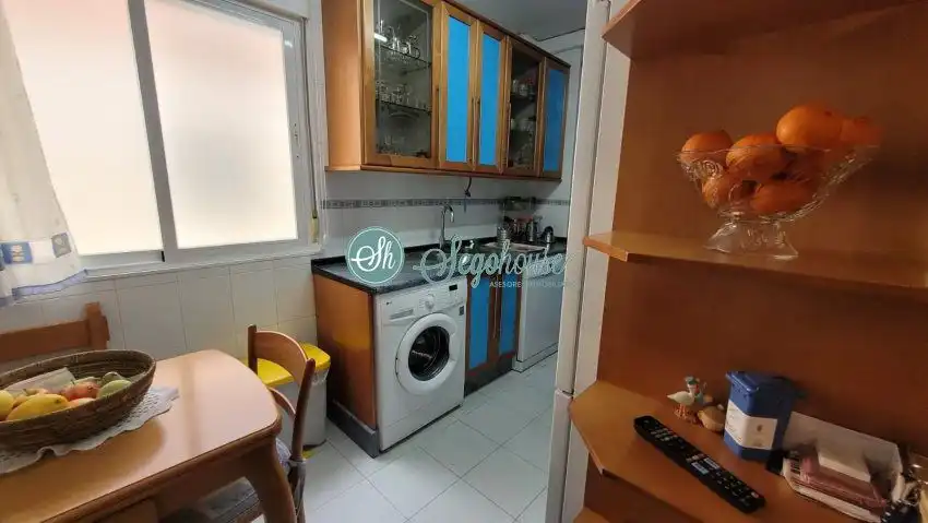 Kitchen of Flat for sale in Segovia  with Heating, Parquet flooring and Terrace