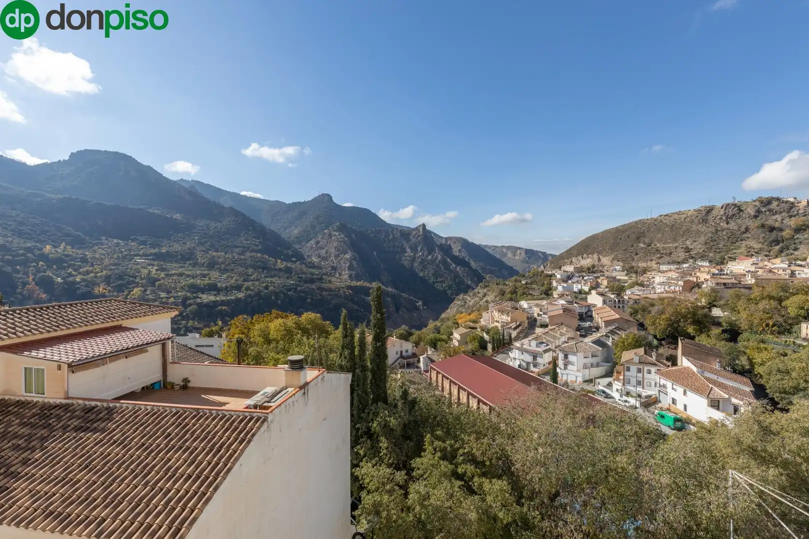 Vista exterior de Piso en venta en Güéjar Sierra con Terraza, Trastero y Balcón