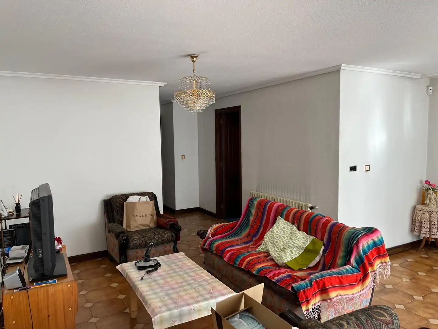 Sala d'estar de Casa o xalet en venda en Vigo  amb Calefacció, Jardí privat i Parquet