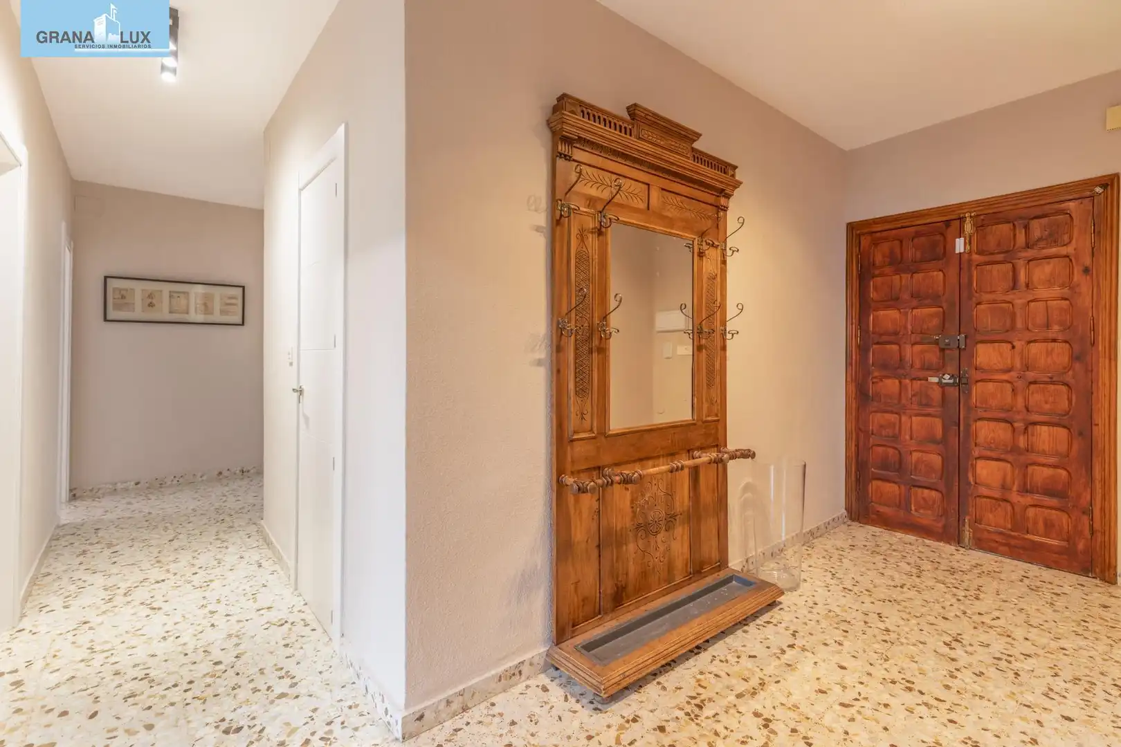 House with pool for sale in Avenida del Puente Nuevo, imagen 4