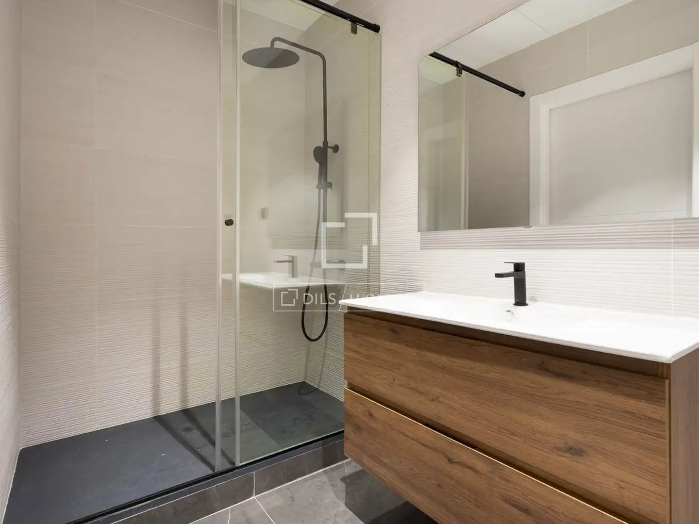 Bathroom of Flat for sale in Barcelona  with Air Conditioner, Heating and Parquet flooring