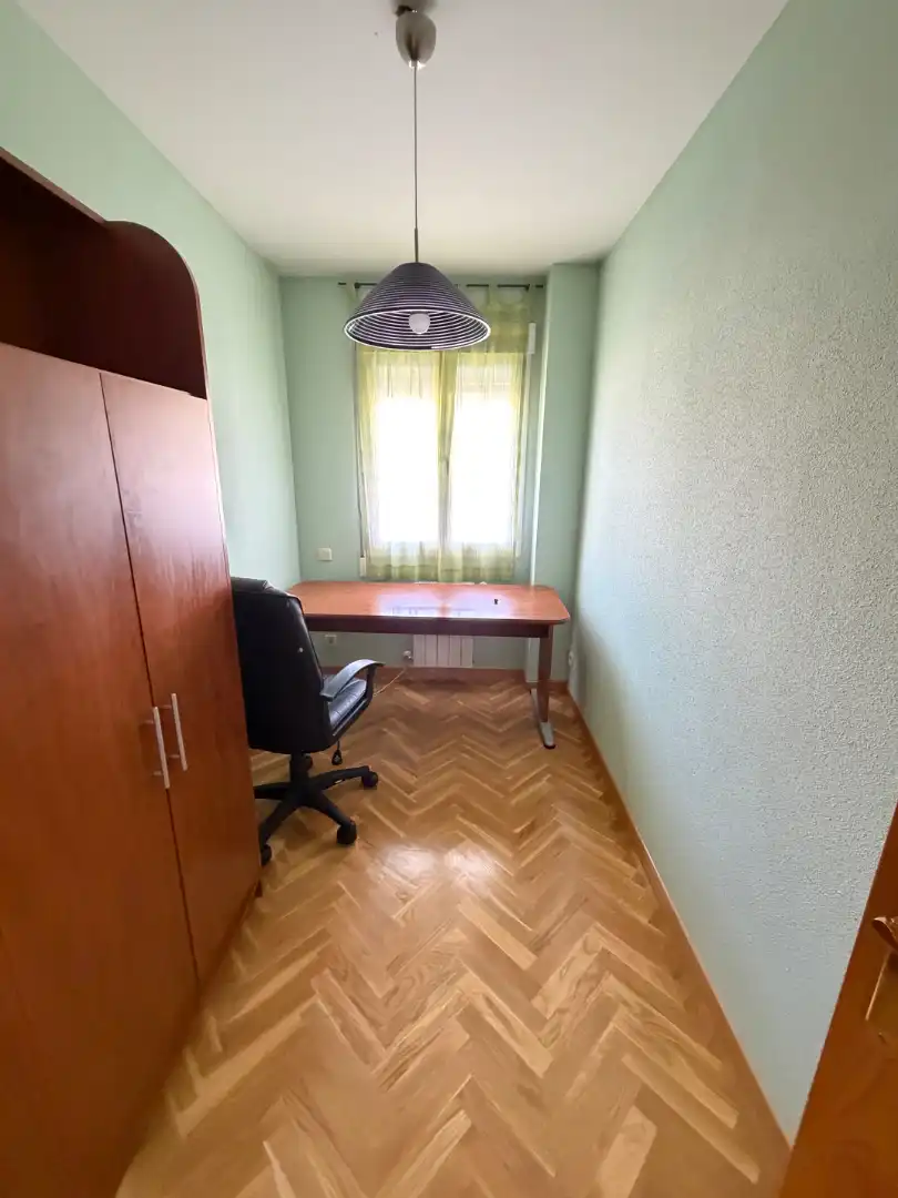 Erdgeschoss zur Miete in La Lastrilla  mit Heizung, Parkett und Terrasse