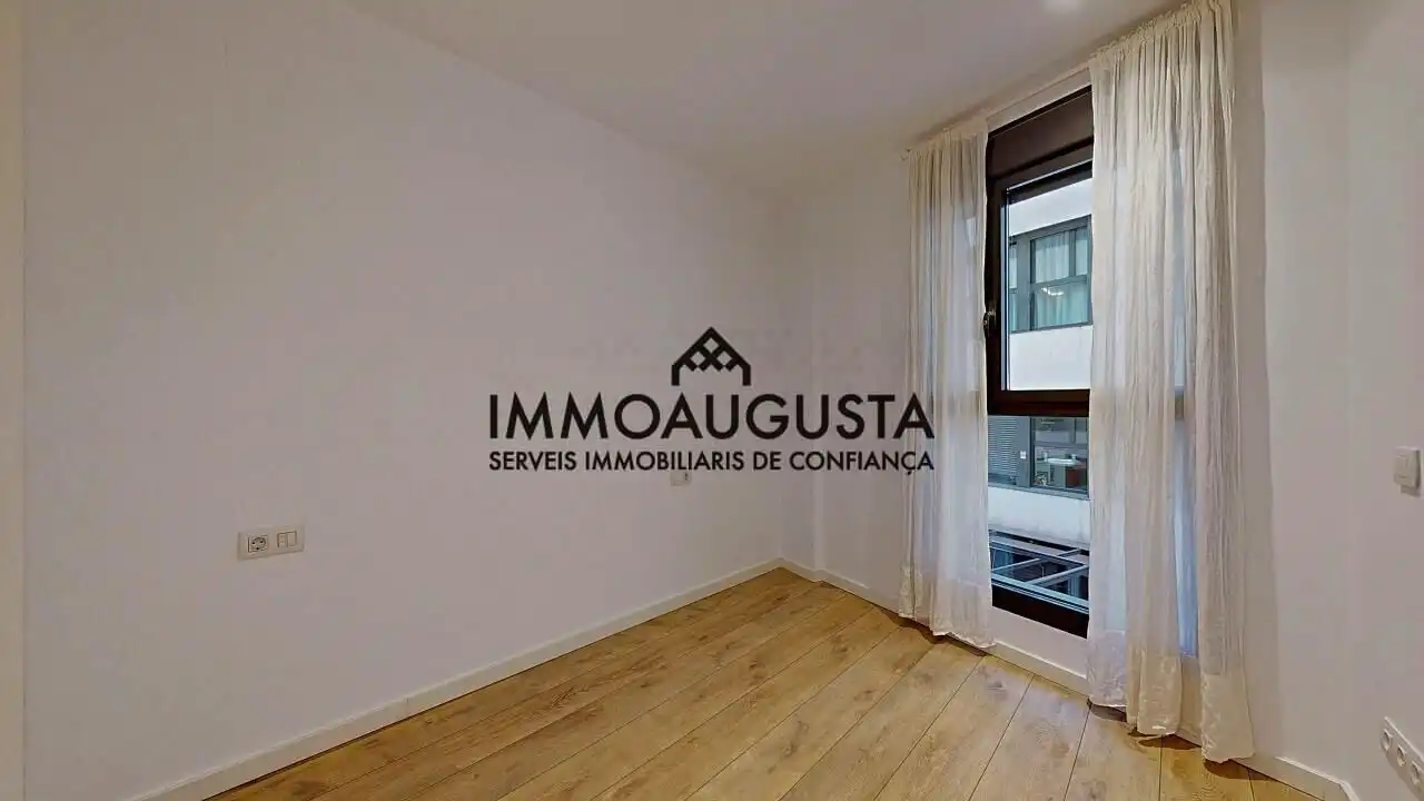 Dormitori de Dúplex de lloguer en Barcelona amb Aire condicionat, Calefacció i Parquet