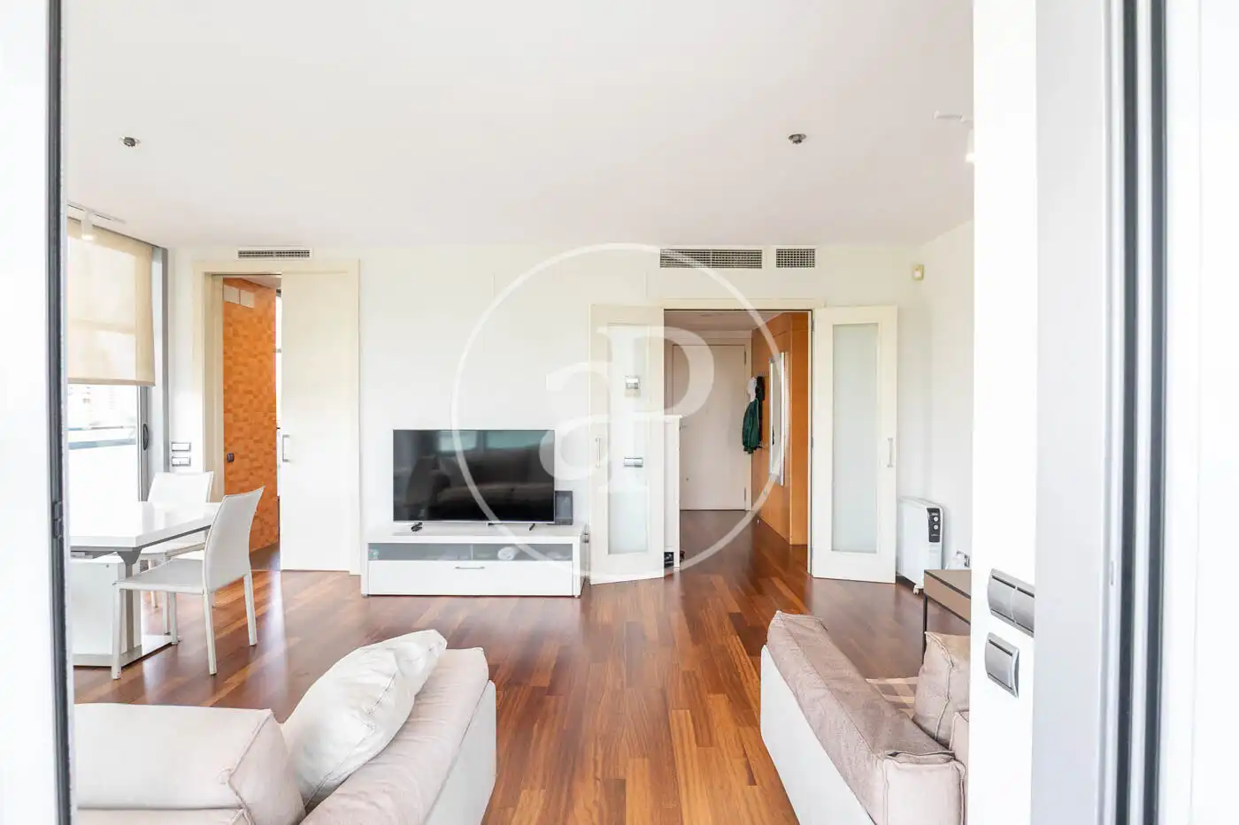 Sala de estar de Piso en venta en Barcelona con Aire acondicionado, Calefacción y Jardín privado