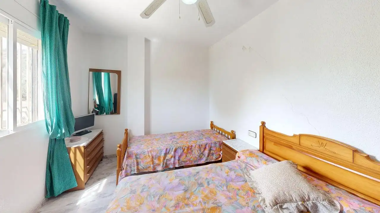 Dormitori de Casa o xalet en venda en Jaén amb Traster i Piscina comunitària