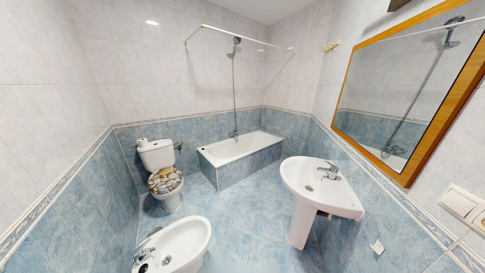 Bathroom of Flat for sale in Alicante / Alacant  with Storage room, Oven and Balcony