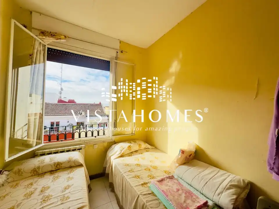Schlafzimmer von Wohnung zum Verkauf in Madrid mit Klimaanlage, Heizung und Balkon