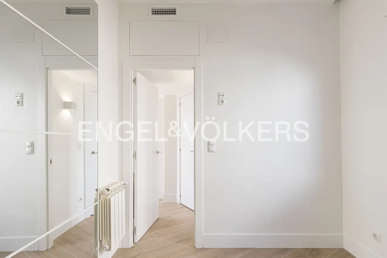 Flat for rent in Madrid  with Air Conditioner and Heating