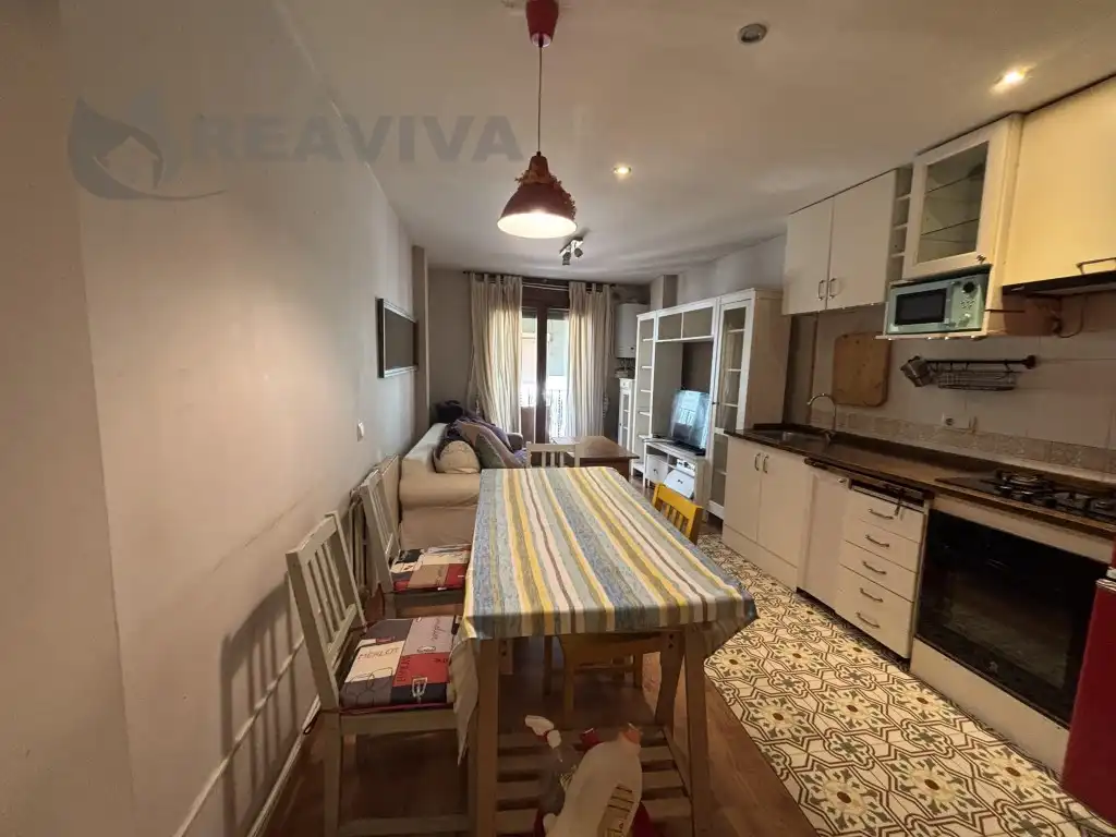 Sala de estar de Dúplex en venta en La Seu d'Urgell con Horno y Balcón